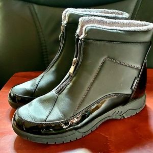 Black Totes waterproof shoes